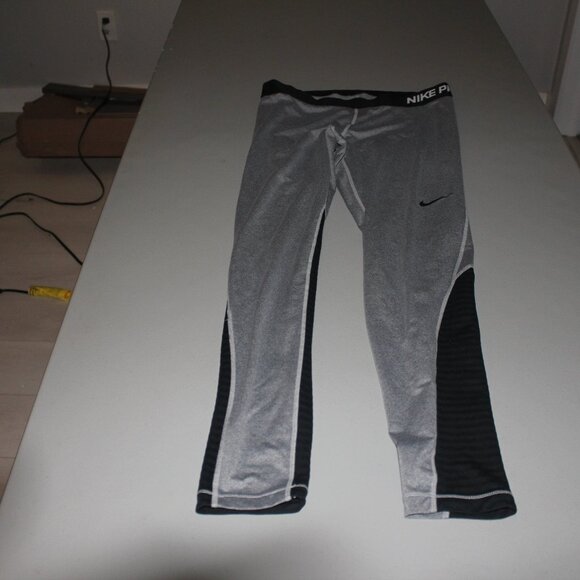 Grey Nike Pro Leggings Size Large - Picture 1 of 5